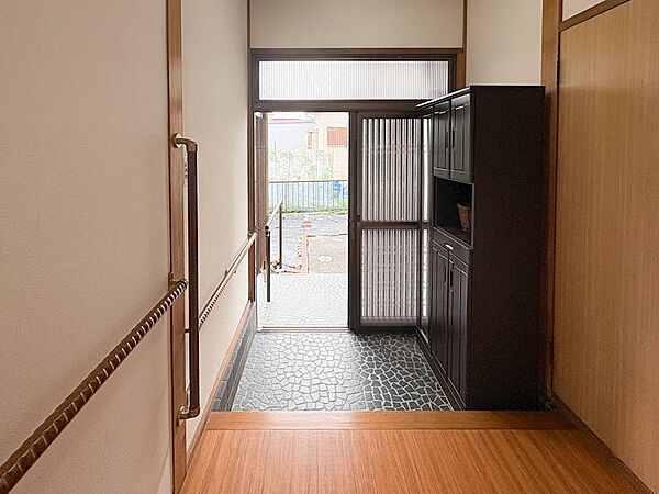 玄関を拡大表示