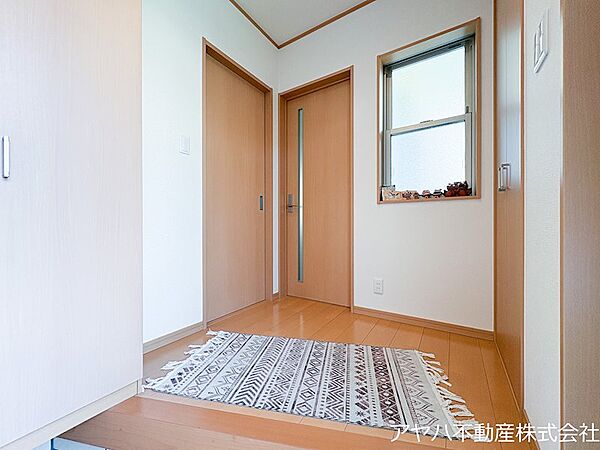 玄関を拡大表示
