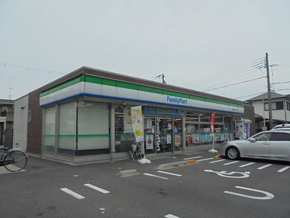 ファミリーマー...