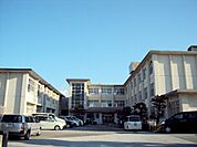 彦根市立城南小学校（670m）