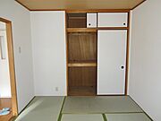 押入