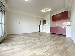 琵琶湖アーバンリゾートIII番館 411 4階ワンルームのリビング/ダイニング