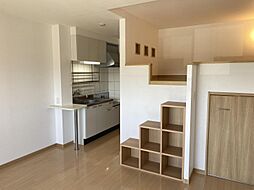 リバーフロント・マリーン 203 2階ワンルームのリビング/ダイニング