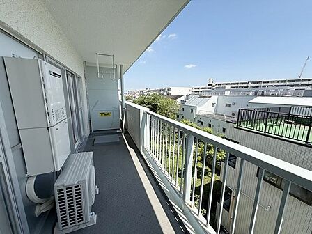 【バルコニー】