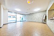 【エントランス】ゆとりある広々としたエントランスが、住む人や訪れる人を心地よく迎え入れます。