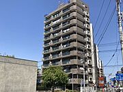 街並みに調和する、品格ある佇まい