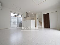 ＰＲＯＵＤ小城 B 3LDKのリビング/ダイニング