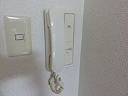 オートロック連動のインターホンです。
