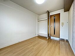 ラ・シャンブル 207 2階1Kのリビング/ダイニング