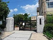 京都市立蜂ケ岡中学校（740m）