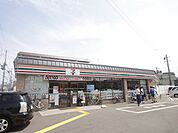 セブンイレブン 西京極運動公園店（282m）