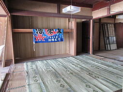 S富山県氷見市中央町4-7 6DKのリビング/ダイニング