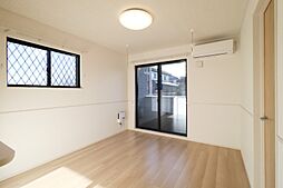 JR東北本線 間々田駅 バス13分 五科公民館前下車 徒歩5分の賃貸アパート 1階2LDKのリビング/ダイニング