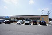 セブンイレブン小山花垣店 462m