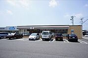 セブンイレブン小山花垣店 695m