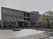 世田谷区立中央図書館 徒歩14分。 1110m