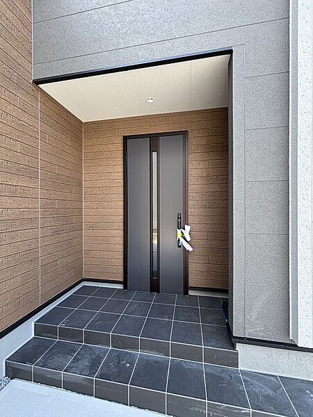 玄関を拡大表示