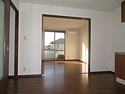 ◎ダイニングから洋室6帖1