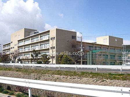 南ひばりガ丘中学校[公立]の外観