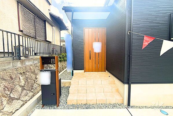 玄関 川西市水明台3丁目 一戸建て