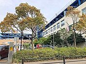 SHOPS 徒歩9分。 790m