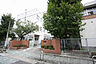 周辺：内山小学校 231m
