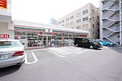 セブンイレブン名古屋代官町店 176m
