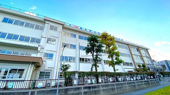 荒川区立尾久西...