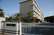 浜松市立中部中学校（700m）
