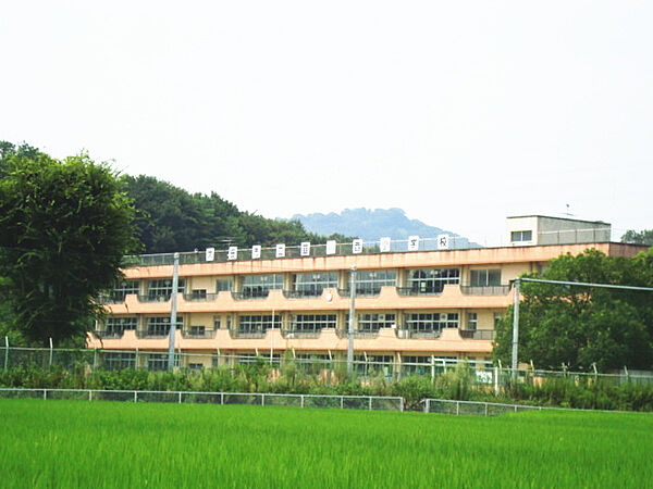 画像19:太田市立韮川西小学校（867m）