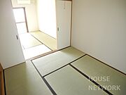 恵文社の上にあるお部屋です