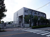 春日部市立粕壁小学校 690m