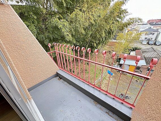 前面に建物が無...