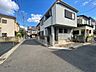 外観：前面道路含む現地写真 