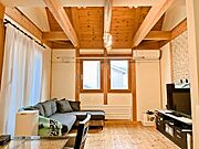 木をふんだんに使ったお部屋。 無垢のフローリングが心地良いです。