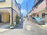 外観：前面道路含む現地