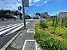 外観：前面道路含む現地