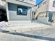 清潔感あふれる、すっきりとしたエントランス。