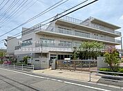 足立区立鹿浜五色桜小学校（600m）