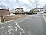 外観：前面道路含む現地写真 