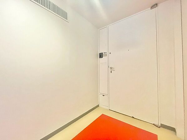 玄関を拡大表示