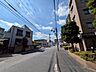 外観：前面道路含む現地写真 