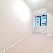 洋室は子供部屋にもちょうどいいサイズ感。 