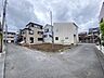 外観：前面道路含む現地写真 