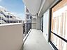 バルコニー：洗濯物を沢山干せるゆとりのバルコニー 