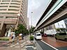 外観：前面道路含む現地写真 