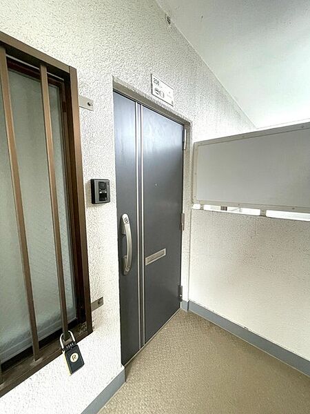 玄関を拡大表示
