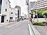 外観：前面道路含む現地写真 