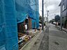 外観：前面道路含む現地写真 