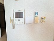 ■ ＴＶモニタ付インタホンでセキュリティ面にも配慮 ■ 